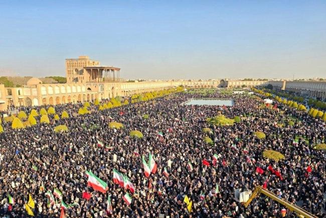 伊朗民众举行集会悼念哈梅内伊