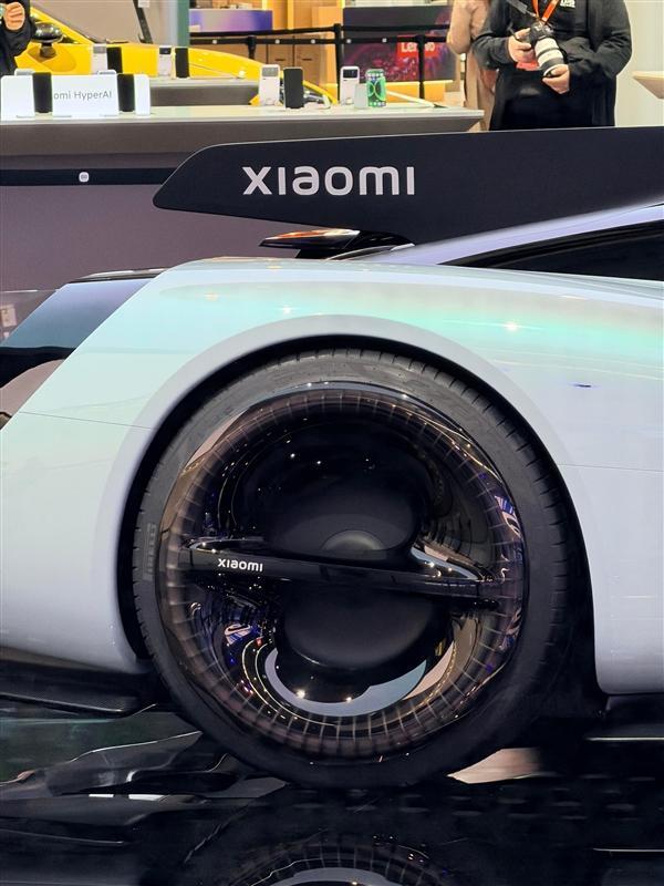 小米超跑线下实车曝光 概念车亮相MWC
