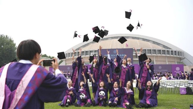 清华大学：超91%毕业生在国内工作 出国深造的大多数已回国 打破“留美预科校”偏见