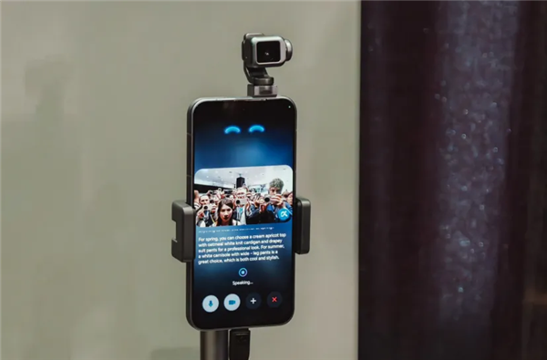 中国造全球首款『机器人』️手机亮相