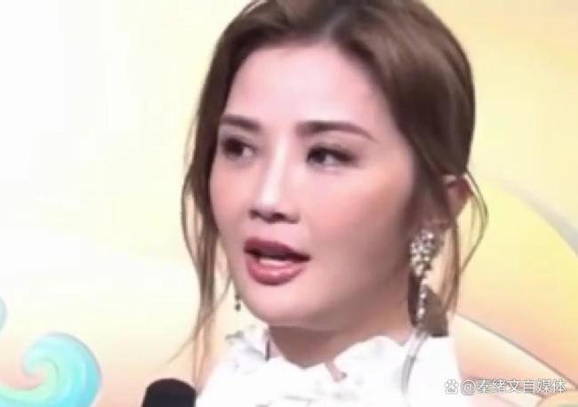 阿Sa承认与健身教练男友同居