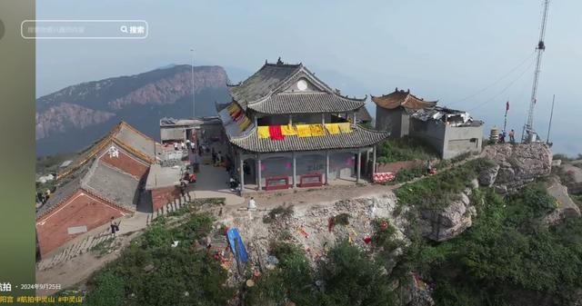 爬山坠亡女子的丈夫回应质疑 警方已排除他杀可能