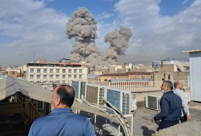 伊朗危机持续升级，特朗普志在改朝换代 美以联手打击引发关注