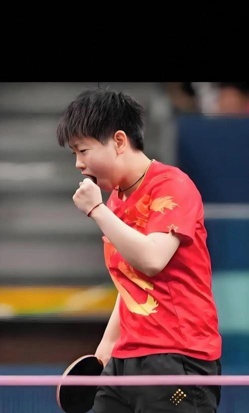 孙颖莎vs石洵瑶精彩球：22板对拉 坚韧与智慧的较量