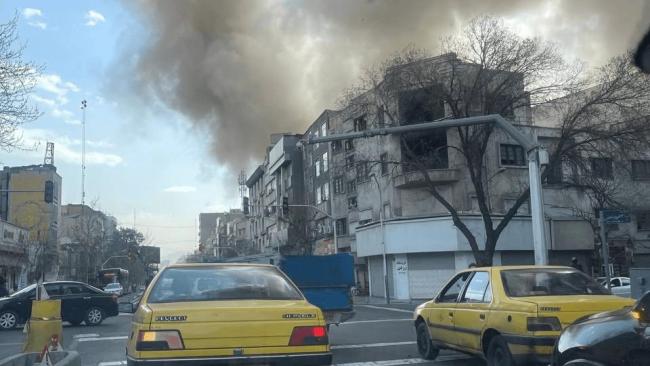 伊朗向以多地发射大量弹道导弹 以色列多地区响起警报