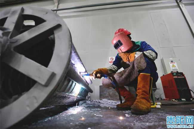 “贵阳造”卫星结构体将飞向太空 贵州制造业的太空梦