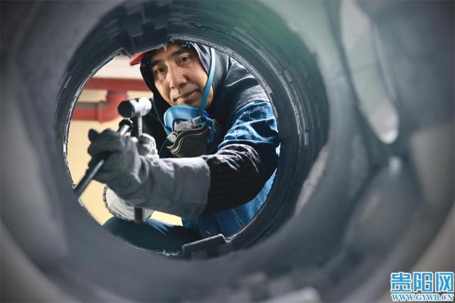 “贵阳造”卫星结构体将飞向太空 贵州制造业的太空梦