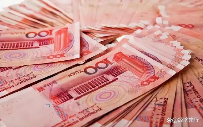 全球货币支付排名更新 人民币逆势增长