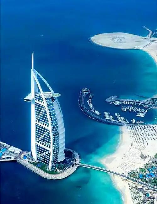 当事人回应一家9口迪拜旅游险遭空袭 与战争擦肩而过的幸运