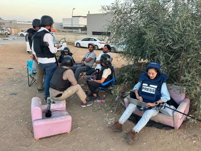 战地记者王卓伦获三八红旗手 使命与责任同行