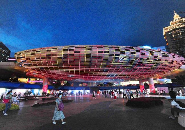 赵雅芝晒央视元宵晚会十二宫格 文化与科技的盛宴