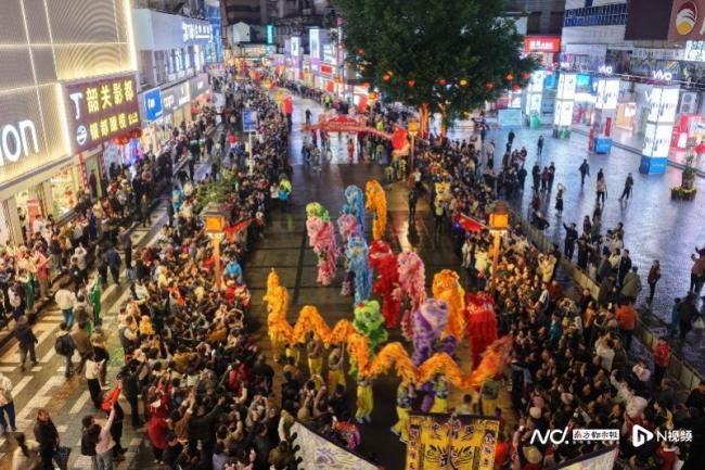 非遗巡游的妆造美出了新高度 马年新春非遗盛宴