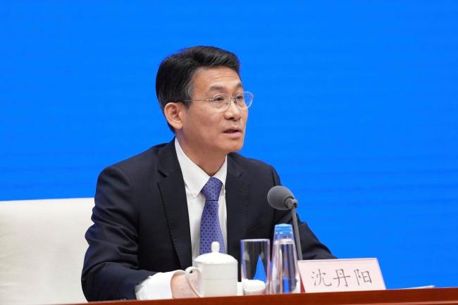 今年《政府工作报告》比去年多一千多字 突出高质量发展主题