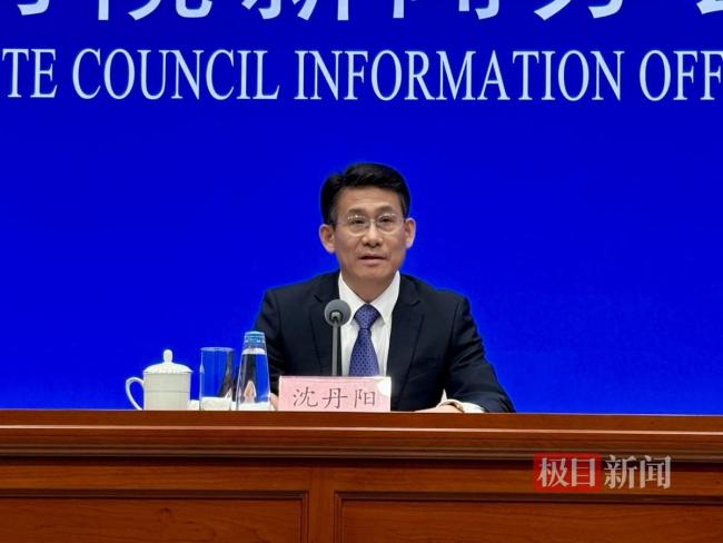 今年政府工作报告，有四个关键词 开好局强创新惠民生可操作