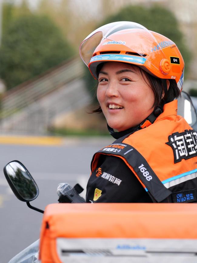 外卖骑手田丹：“骑”开得胜绽放精彩 全国三八红旗手