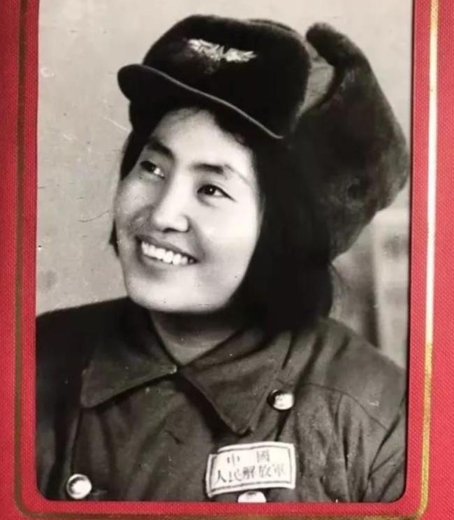 向新中国第一批女飞行员致敬 蓝天巾帼的勇敢征程