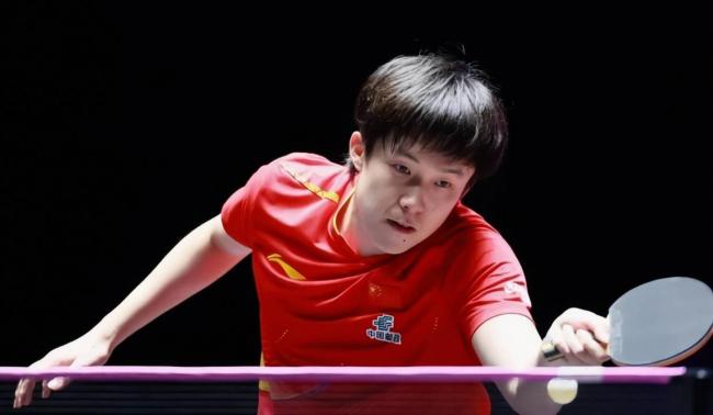 王楚钦与重庆小球员正反手互拉