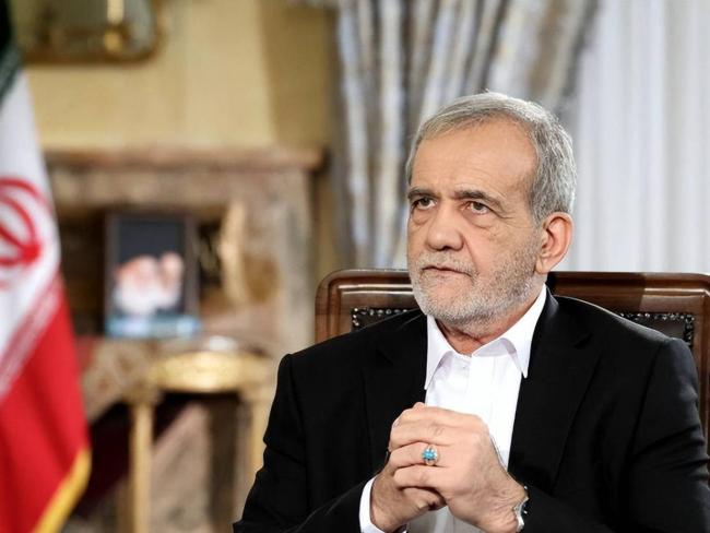 美军最活跃进攻基地遭重创 波斯湾火光冲天