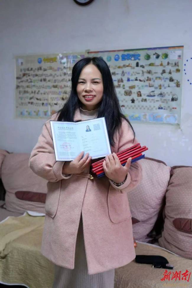 49歲網(wǎng)約車女司機即將上大一 圓夢大學(xué)彌補遺憾