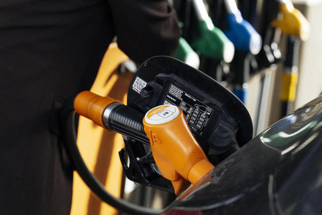 油价2022年来首次破百 国际油价突破100美元