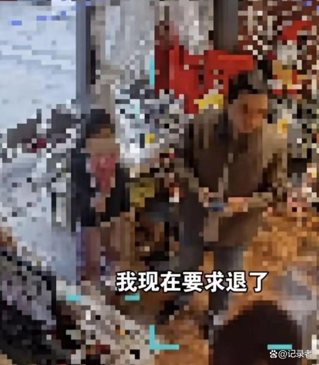 女孩50元买5朵玫瑰父亲大闹花店 父爱还是伤害？