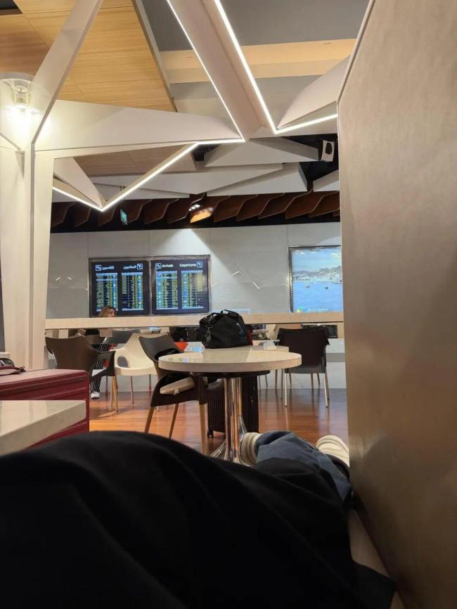 浙江女子辗转四国终于到杭州