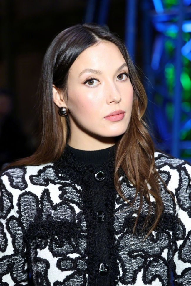 谷爱凌亮相香奈儿大秀 运动时尚新标杆