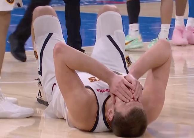 多尔特危险动作被吹罚一级恶意犯规 肘击约基奇眼部