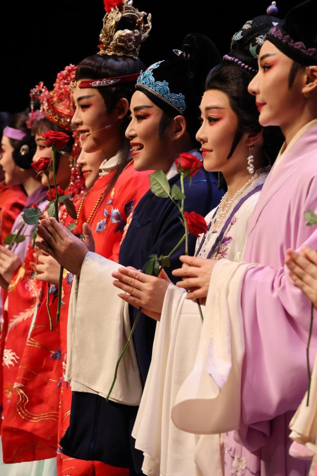 蔡浙飞代表谈120岁越剧正青春 古老艺术焕发新生