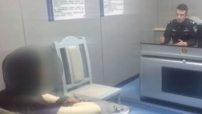 网恋男友转账10万 女子取钱时被拦下 警方识破诈骗陷阱