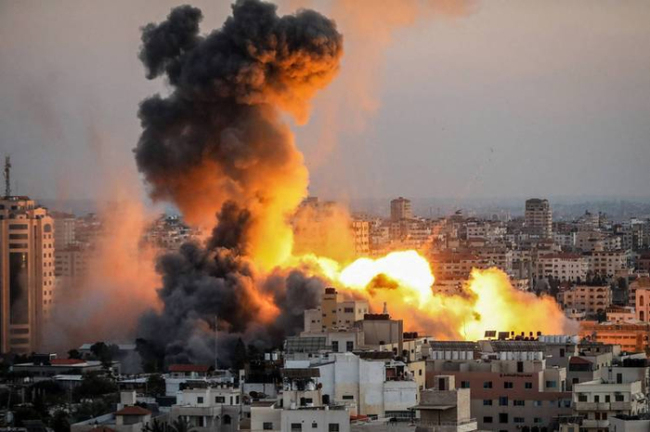 记者问伊朗小学175个孩子是谁炸死的 美军“战斧”导弹铁证如山