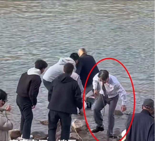 穿正装打领带救人 拟确认见义勇为 彰显人间大爱