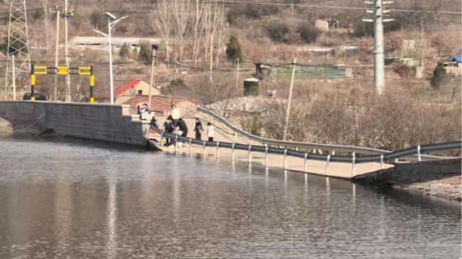 水库边的生死救援！三位临沂汉子联手救回落水男子