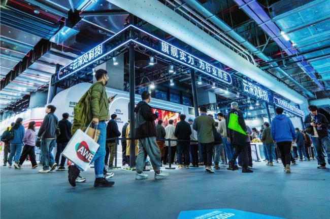 云深处科技AWE现场直击 机器人全明星阵容引爆人气