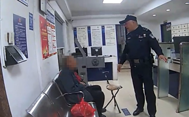 爷爷跨越2200公里找孙女看哭网友 思念的力量