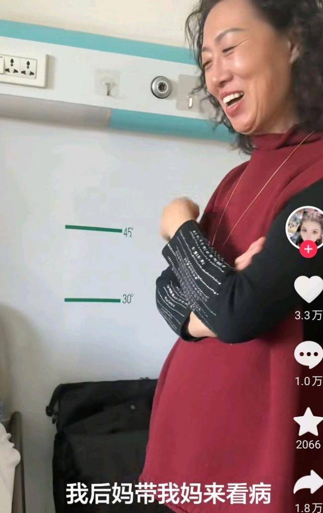 女子回应亲妈后妈处成姐妹 罕见和谐共处