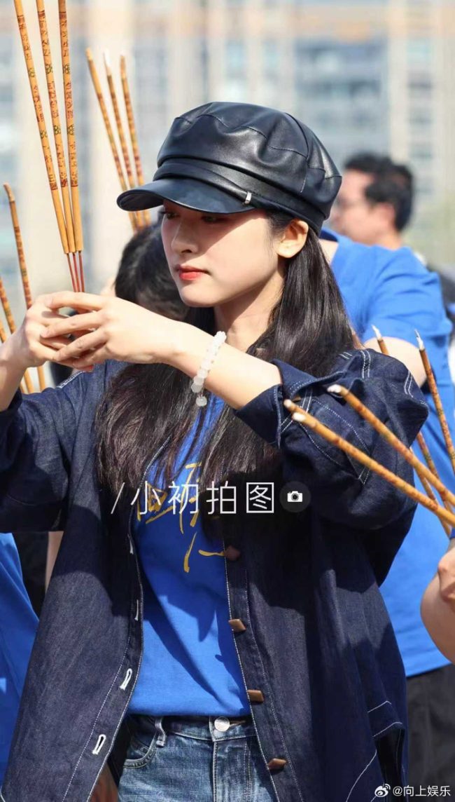 沈月张晚意开机路透 开机大吉景色佳