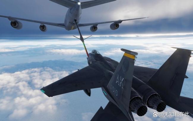 战机空中加油有多难 云端上的“穿针引线”