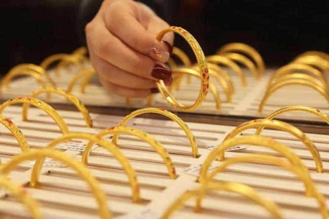 代购黄金 有人年入百万