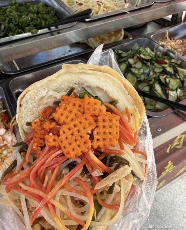 西安菜夹饼大赛有人夹出3斤半巨饼 重在参与美滴很