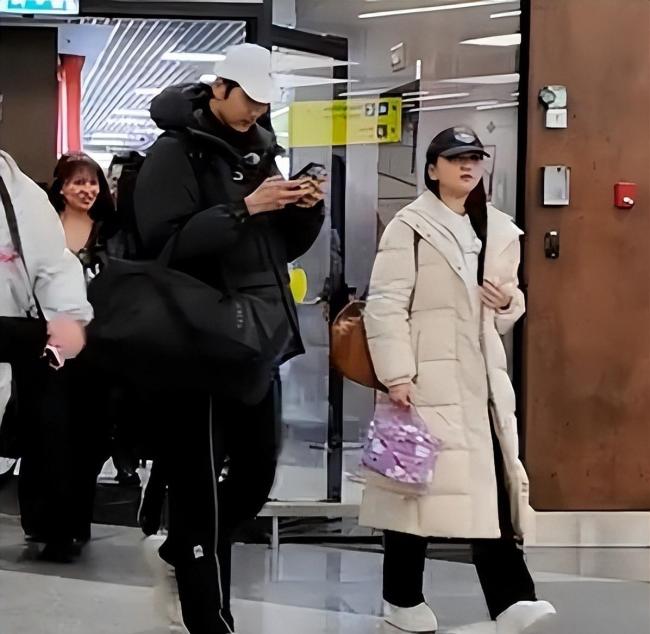 金莎孙丞潇录妻旅全程牵手 未婚情侣引发热议