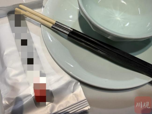 6人聚餐 餐位费48元比一道菜还贵 收费标准引争议