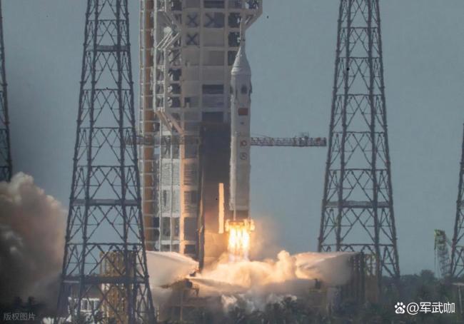 两箭发射成功：展现航天实力