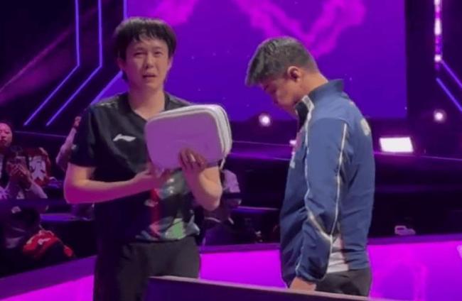 郭焱：王楚钦比赛输了人没输！一直都是他一个人扛 意志品质非常顽强 坚韧表现赢得尊重