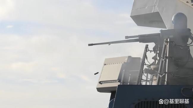 美地面部队出动，两栖舰队直扑伊朗 紧张对峙升级