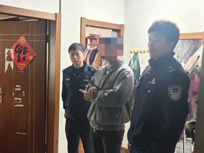 男子家中黄金不翼而飞 小偷系邻居 警方千里追捕归案