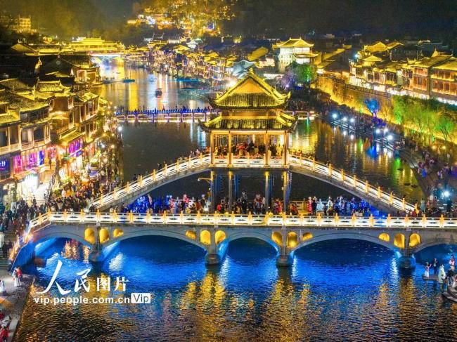 湖南湘西：畅游凤凰古城