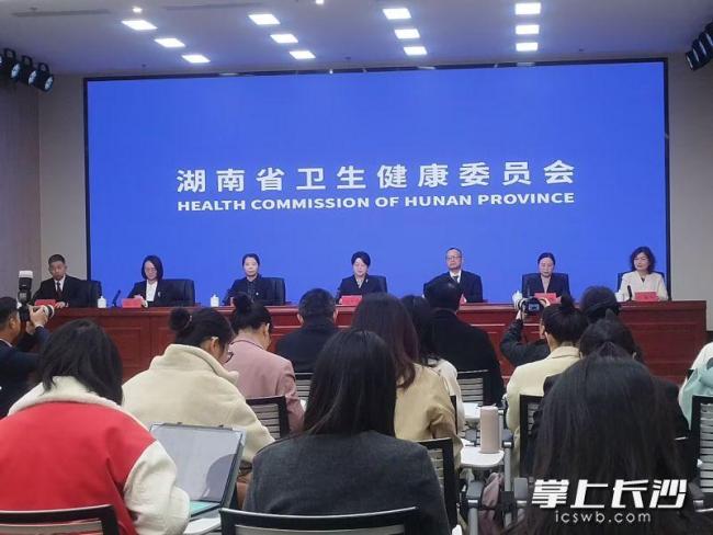 满13周岁女孩免费接种HPV