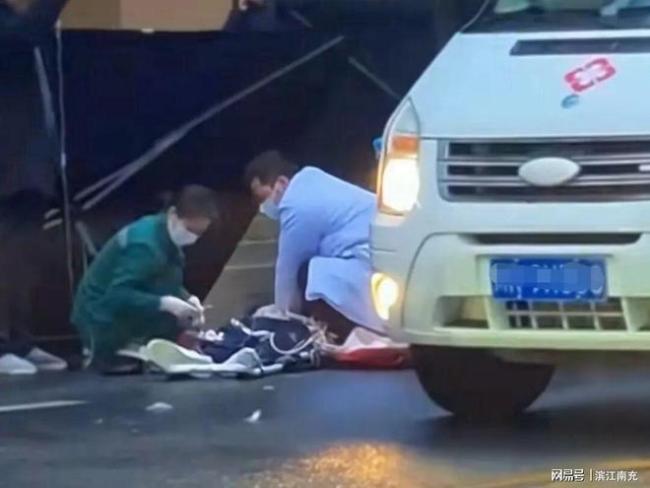 高中生斑马线过马路被撞飞身亡 悲剧引发关注