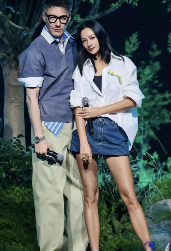 54岁瞿颖靠“活人感”翻红 真实态度获赞